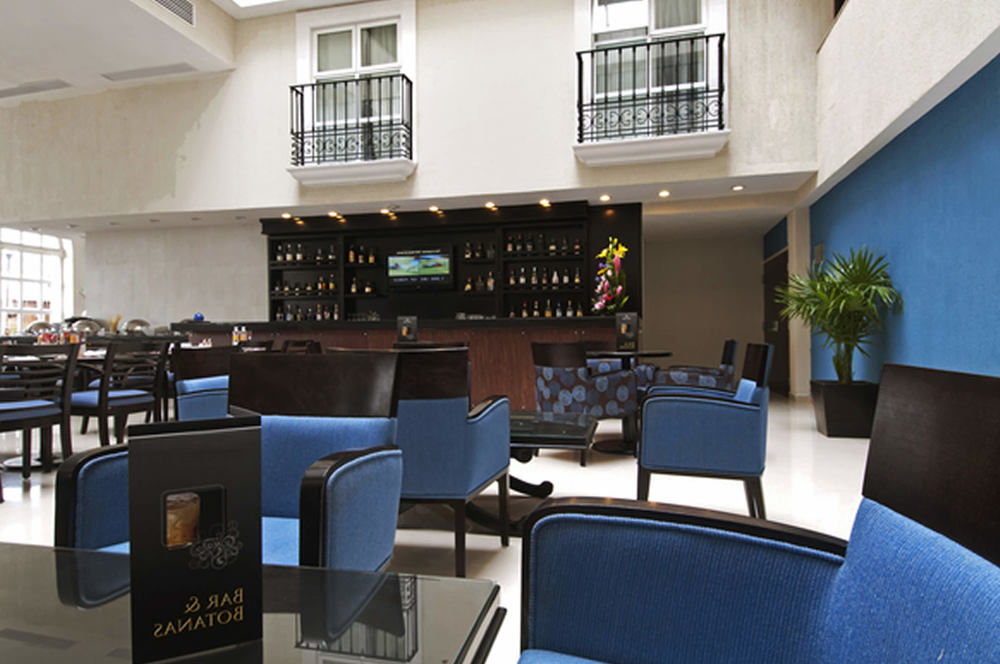 Fiesta Inn Toluca Centro Ngoại thất bức ảnh