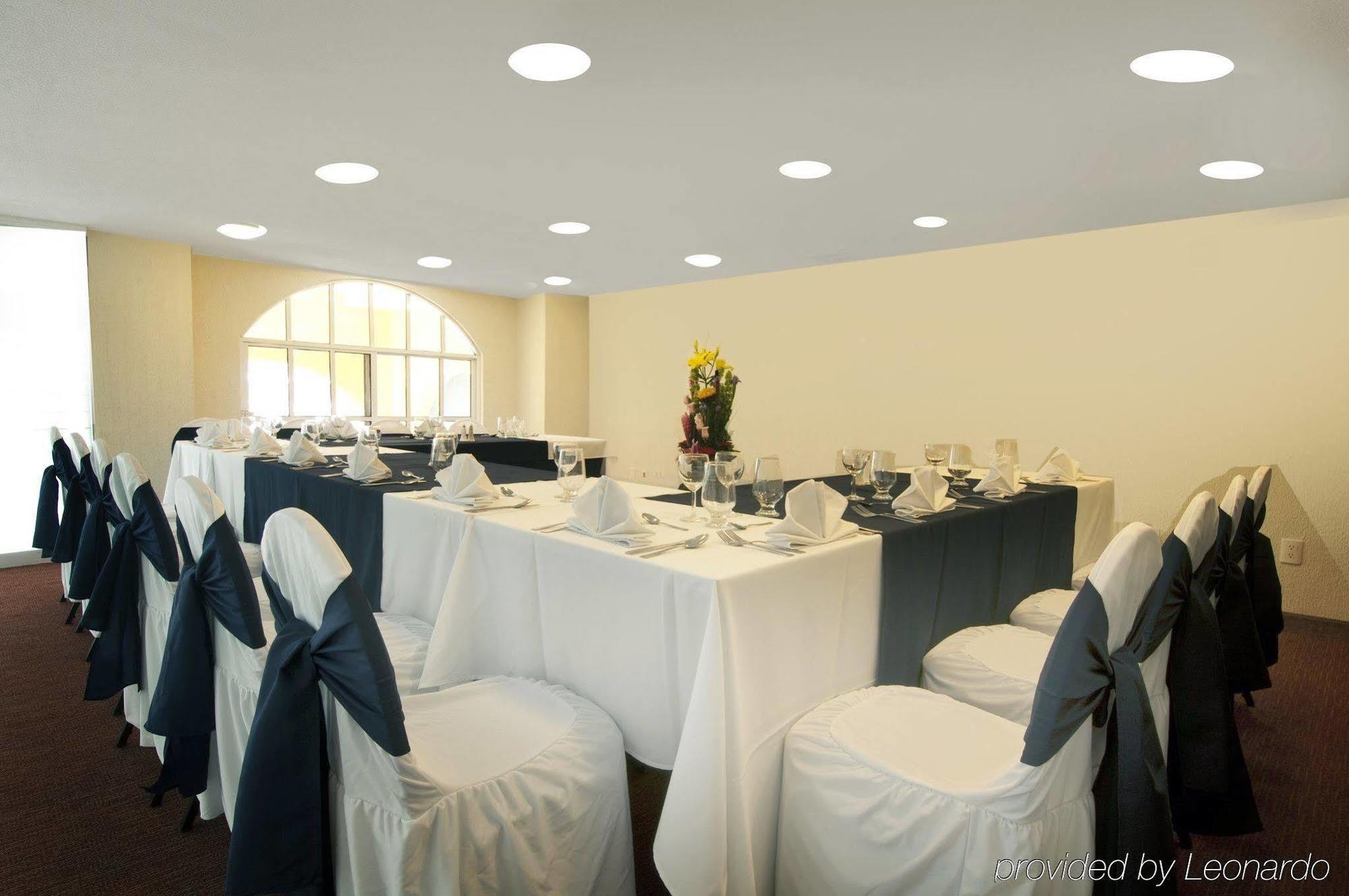 Fiesta Inn Toluca Centro Kinh doanh bức ảnh